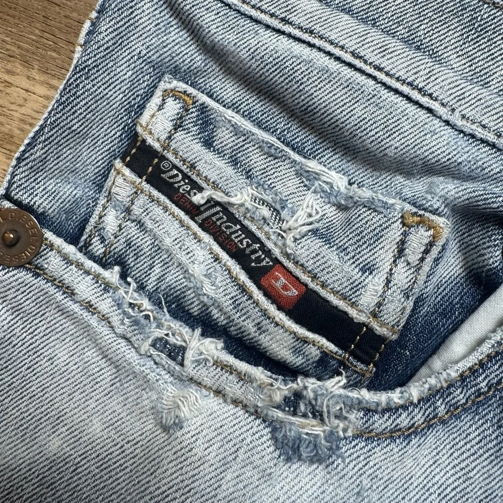 Diesel D-Strukt Jeans Mens 32x27 Light Blue Slim Distressed Made In Italy 009UI